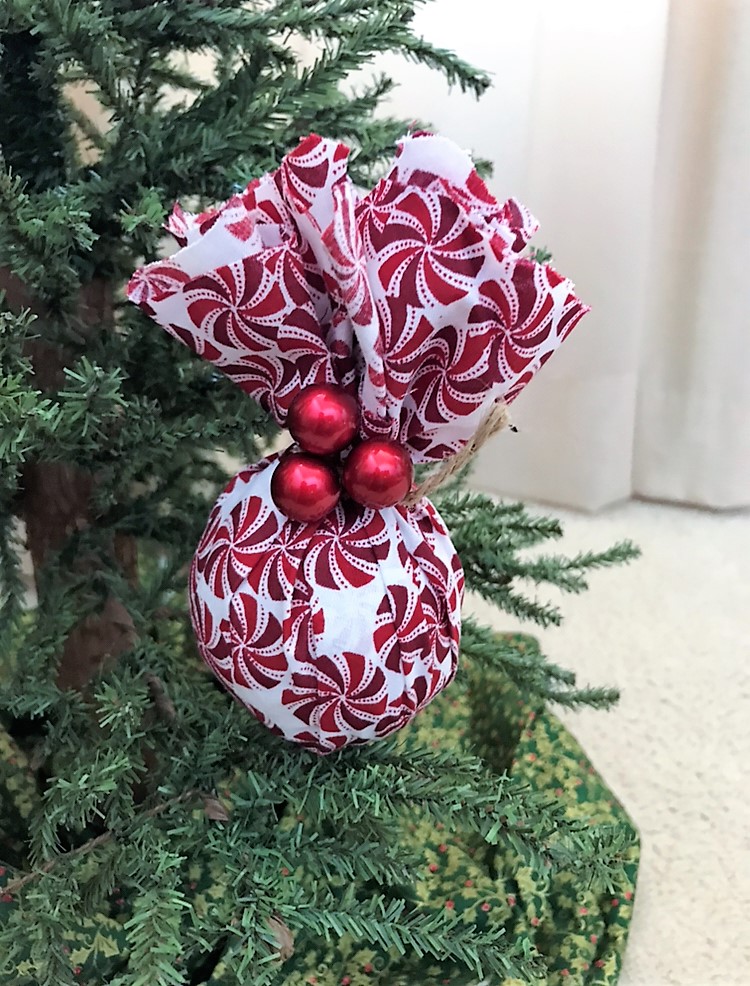 Creating A DIY Christmas Ornament