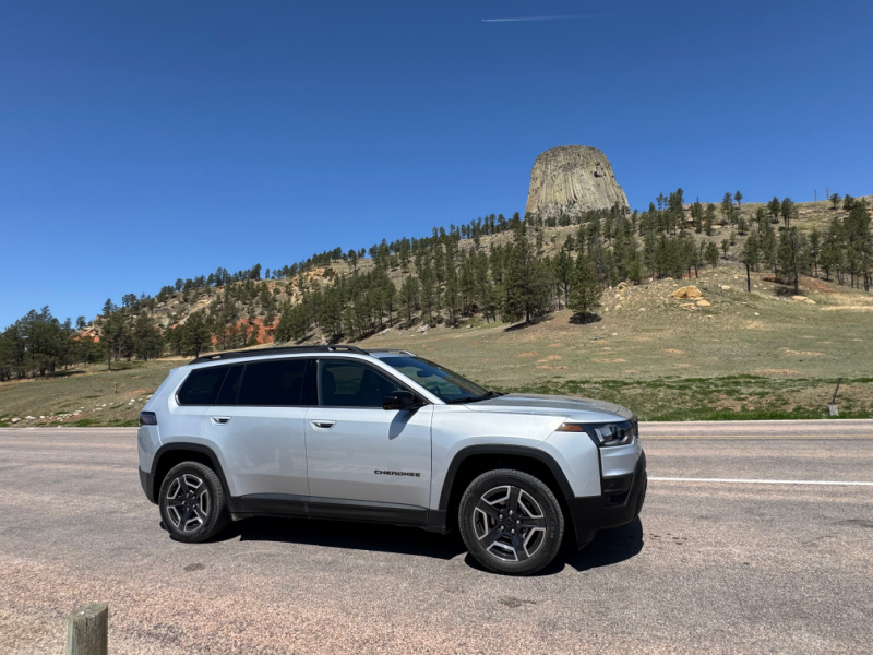 2026 Jeep Cherokee Hybrid Road Trip