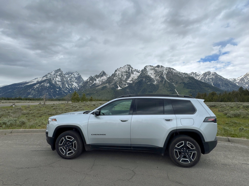 2026 Jeep Cherokee Hybrid Road Trip